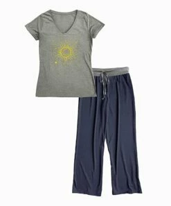 Outlet 👏 Green & Gray Sun & Stars V-Neck Tee Pajama Set - 👩 Women & Plus 🛒